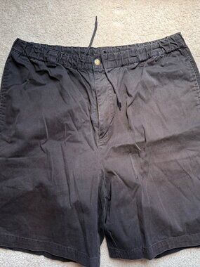 Mens Outer Rim black shorts size 38